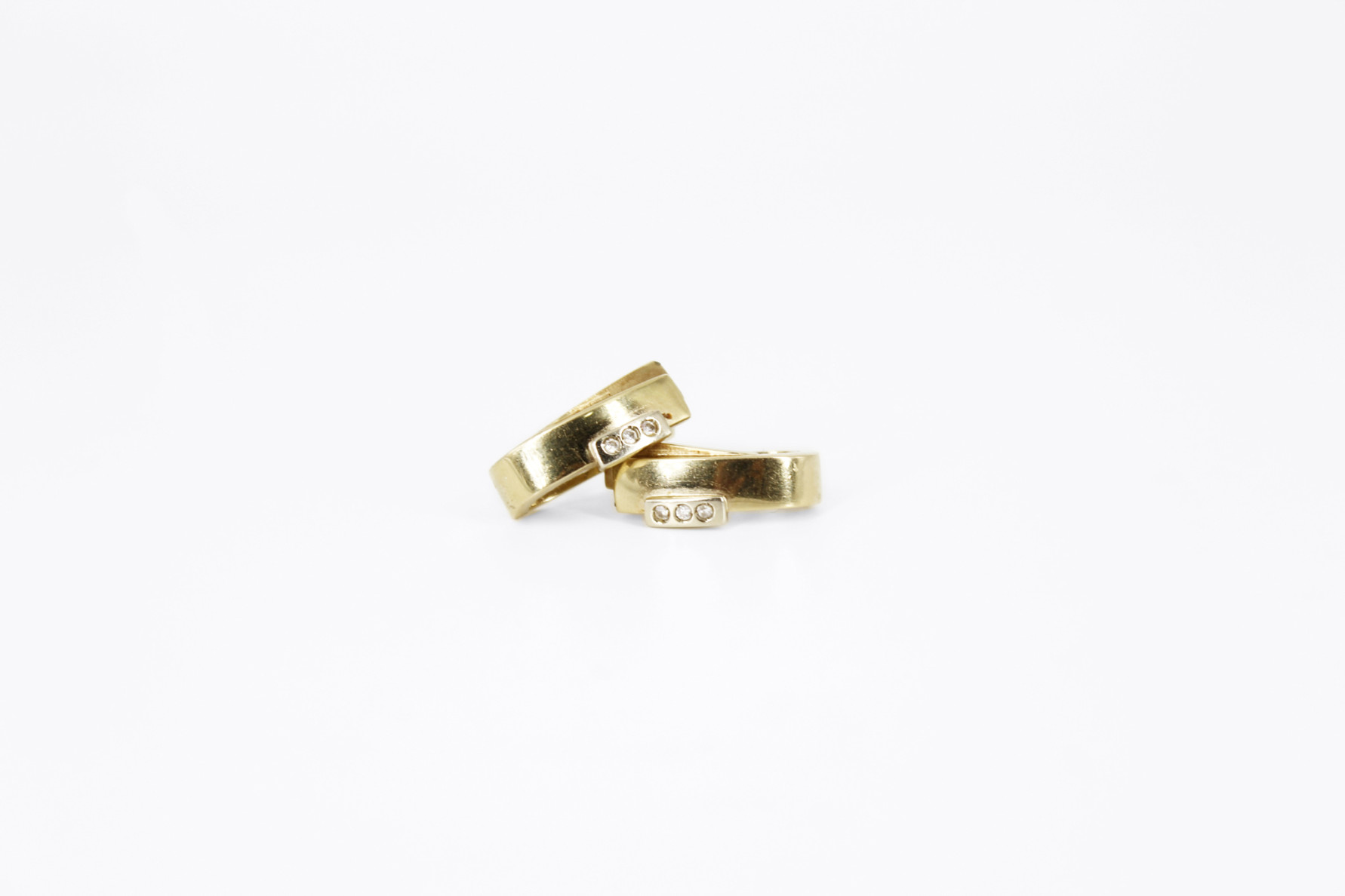 Pendiente de oro de 18k. de segunda mano. Joyería de ocasión | ROYALHYSTERIA