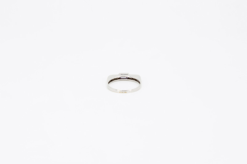 Anillo de oro blanco de 18k. de segunda mano. Joyería de ocasión | ROYALHYSTERIA