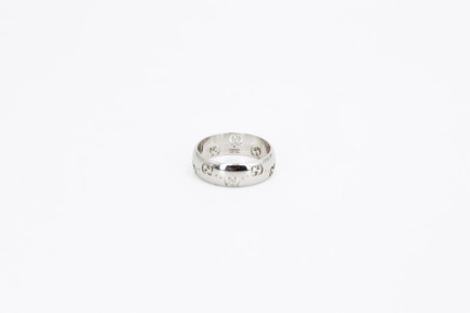 Anillo de oro blanco de 18k. de segunda mano. Joyería de ocasión | ROYALHYSTERIA