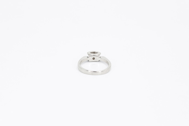 Anillo de oro blanco de 18k con diamantes. de segunda mano. Joyería de ocasión | ROYALHYSTERIA