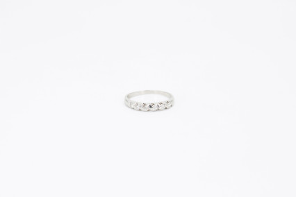 Anillo de oro blanco de 18k con diamantes. de segunda mano. Joyería de ocasión | ROYALHYSTERIA