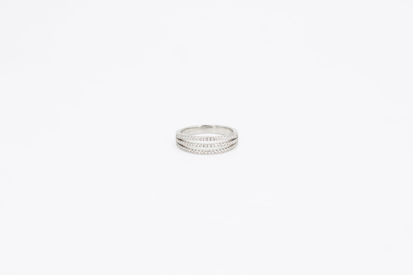 Anillo de oro blanco de 18k con diamantes. de segunda mano. Joyería de ocasión | ROYALHYSTERIA