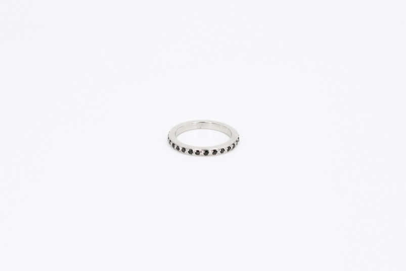 Anillo de oro blanco de 18k. de segunda mano. Joyería de ocasión | ROYALHYSTERIA