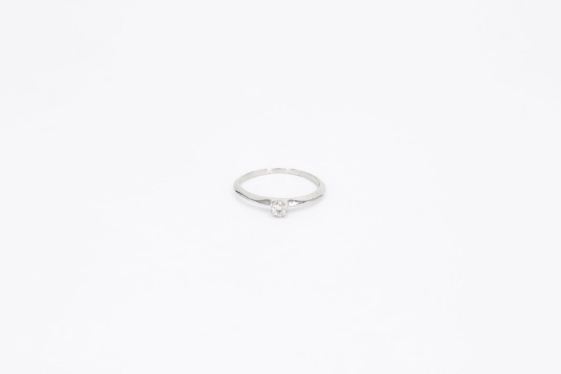 Solitario de oro blanco de 18k. de segunda mano. Joyería de ocasión | ROYALHYSTERIA