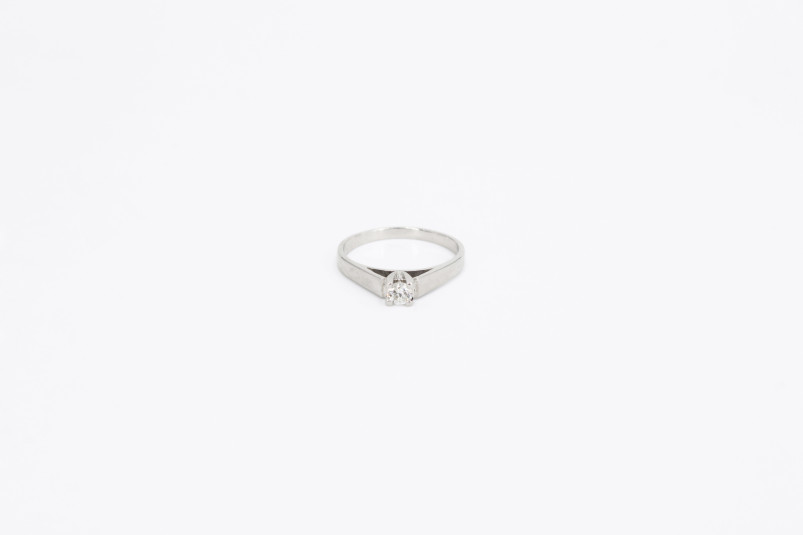 Anillo de oro blanco de 18k con diamantes. de segunda mano. Joyería de ocasión | ROYALHYSTERIA