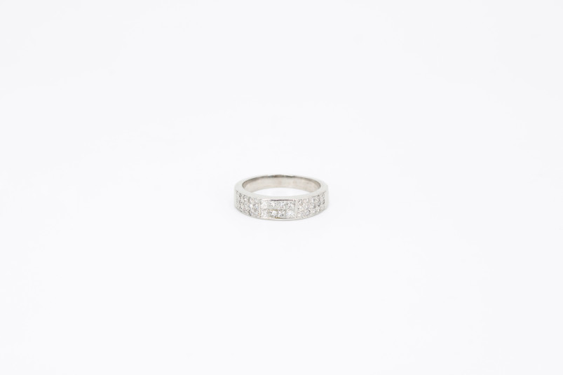 Anillo de oro blanco de 18k con diamantes. de segunda mano. Joyería de ocasión | ROYALHYSTERIA