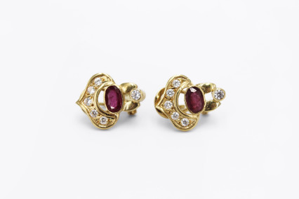 Pendiente de oro de 18k. de segunda mano. Joyería de ocasión | ROYALHYSTERIA