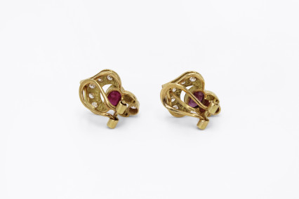 Pendiente de oro de 18k. de segunda mano. Joyería de ocasión | ROYALHYSTERIA