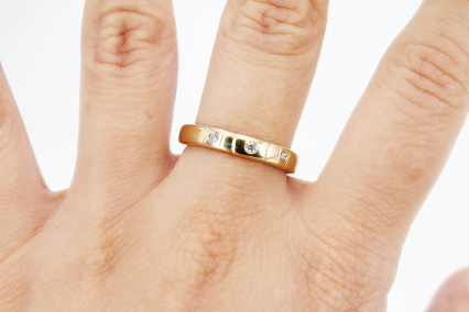 Anillo de oro de 18k. de segunda mano. Joyería de ocasión | ROYALHYSTERIA