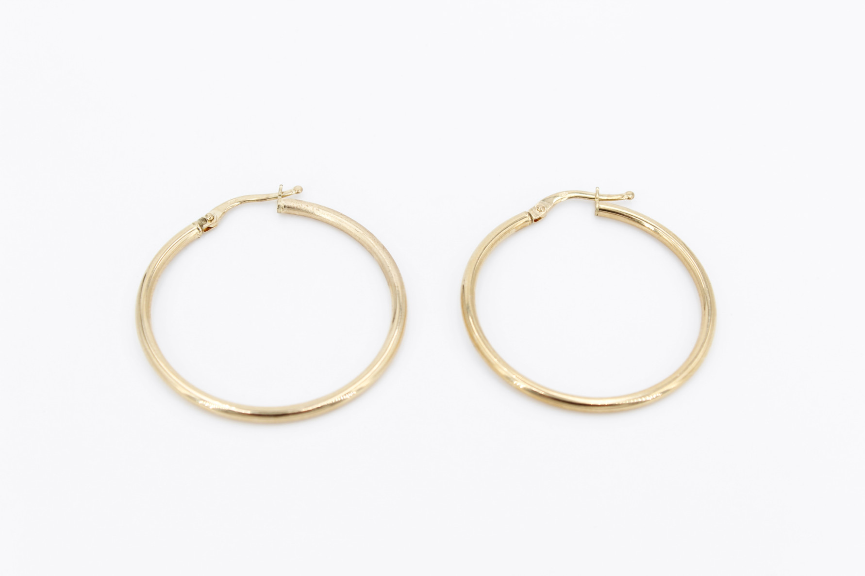 Aro de oro de 18k. de segunda mano. Joyería de ocasión | ROYALHYSTERIA
