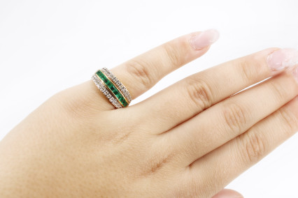 Anillo de oro de 18k con diamantes. de segunda mano. Joyería de ocasión | ROYALHYSTERIA