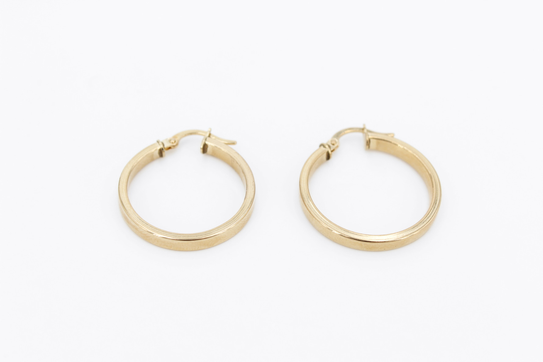 Aro de oro de 18k. de segunda mano. Joyería de ocasión | ROYALHYSTERIA