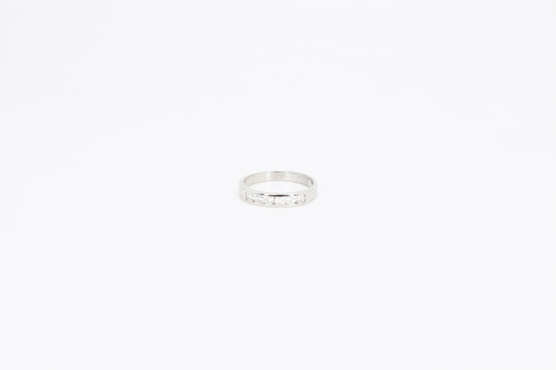Anillo de oro blanco de 18k con diamantes. de segunda mano. Joyería de ocasión | ROYALHYSTERIA