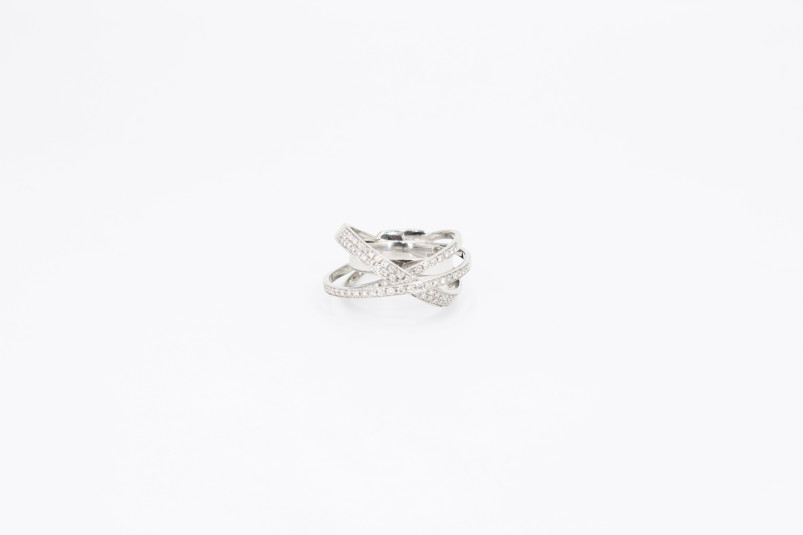 Anillo de oro blanco de 18k con diamantes. de segunda mano. Joyería de ocasión | ROYALHYSTERIA