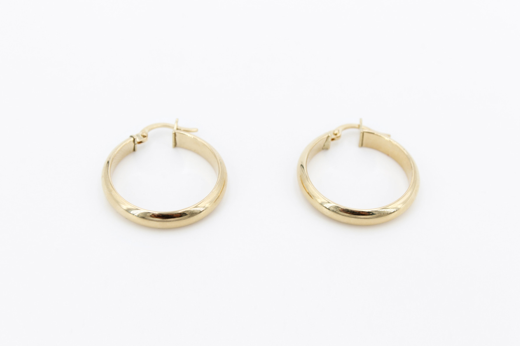 Aro de oro de 18k. de segunda mano. Joyería de ocasión | ROYALHYSTERIA