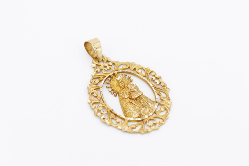 Medalla de oro de 18k. de segunda mano. Joyería de ocasión | ROYALHYSTERIA
