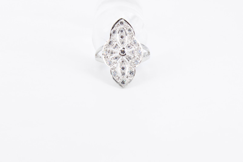 Anillo de oro blanco de 18k. de segunda mano. Joyería de ocasión | ROYALHYSTERIA