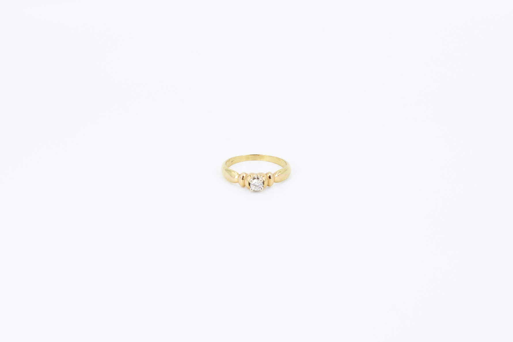 Anillo de oro de 18k con diamantes. de segunda mano. Joyería de ocasión | ROYALHYSTERIA