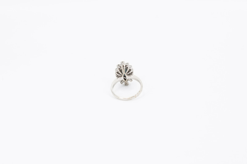 Anillo de oro blanco de 18k con diamantes. de segunda mano. Joyería de ocasión | ROYALHYSTERIA