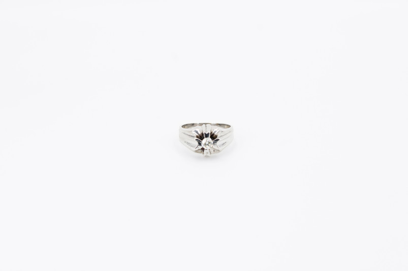 Anillo de oro blanco de 18k con diamantes. de segunda mano. Joyería de ocasión | ROYALHYSTERIA