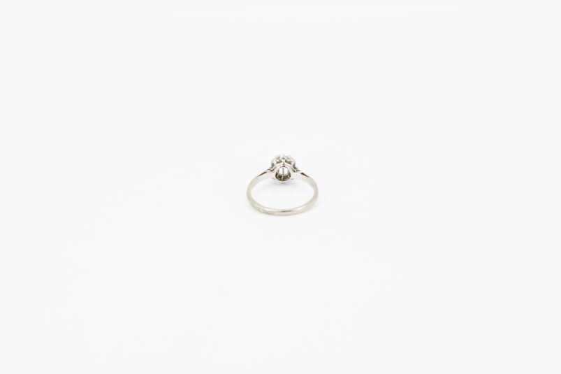 Anillo de oro blanco de 18k con diamantes. de segunda mano. Joyería de ocasión | ROYALHYSTERIA