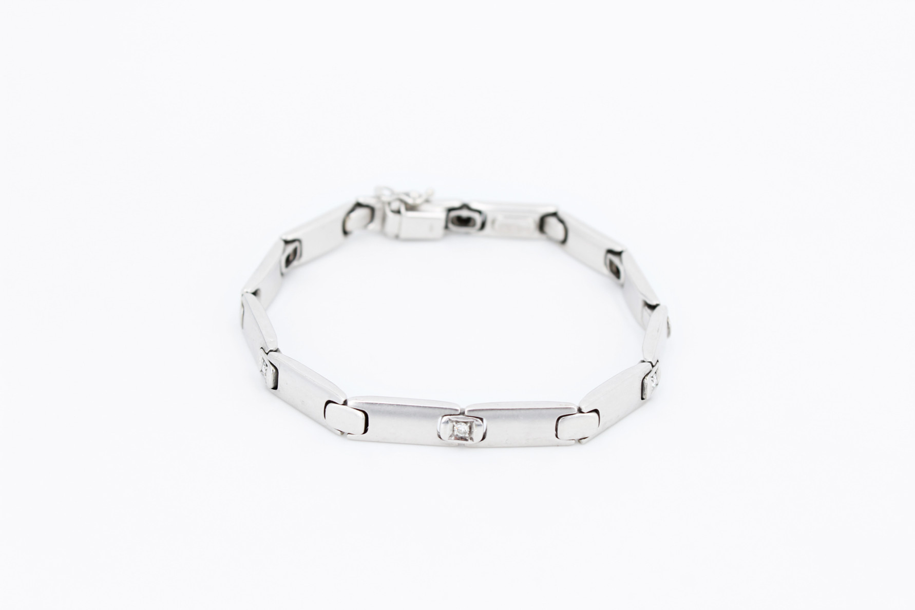Pulsera de oro blanco de 18k con diamantes. de segunda mano. Joyería de ocasión | ROYALHYSTERIA