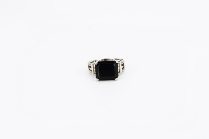Anillo de oro blanco de 18k. de segunda mano. Joyería de ocasión | ROYALHYSTERIA