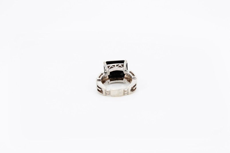 Anillo de oro blanco de 18k. de segunda mano. Joyería de ocasión | ROYALHYSTERIA