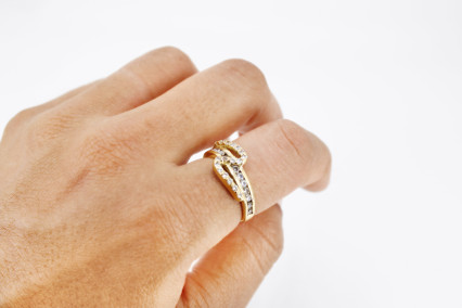 Anillo de oro de 18k. de segunda mano. Joyería de ocasión | ROYALHYSTERIA
