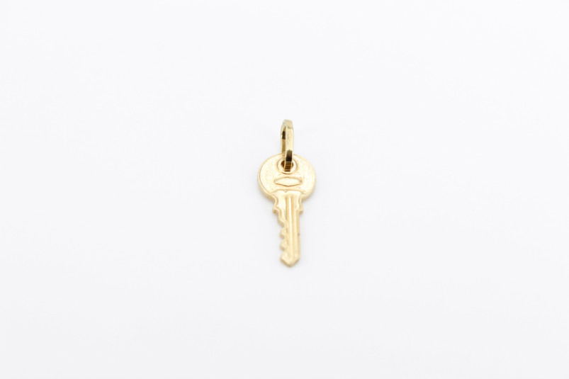 Colgante de oro de 18k. de segunda mano. Joyería de ocasión | ROYALHYSTERIA