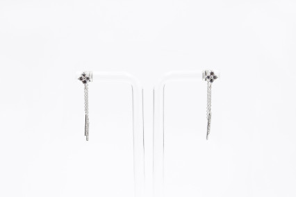 Pendiente de oro blanco de 18k. de segunda mano. Joyería de ocasión | ROYALHYSTERIA