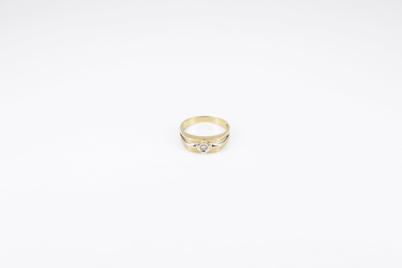 Anillo de oro blanco de 18k. de segunda mano. Joyería de ocasión | ROYALHYSTERIA