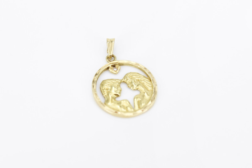 Colgante de oro de 18k. de segunda mano. Joyería de ocasión | ROYALHYSTERIA