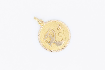 Colgante de oro de 18k. de segunda mano. Joyería de ocasión | ROYALHYSTERIA