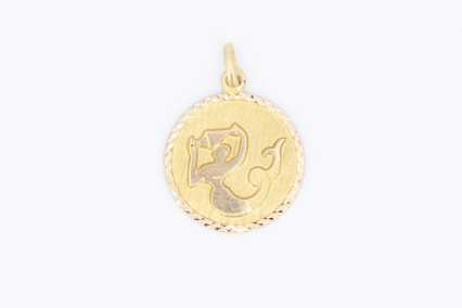 Colgante de oro de 18k. de segunda mano. Joyería de ocasión | ROYALHYSTERIA