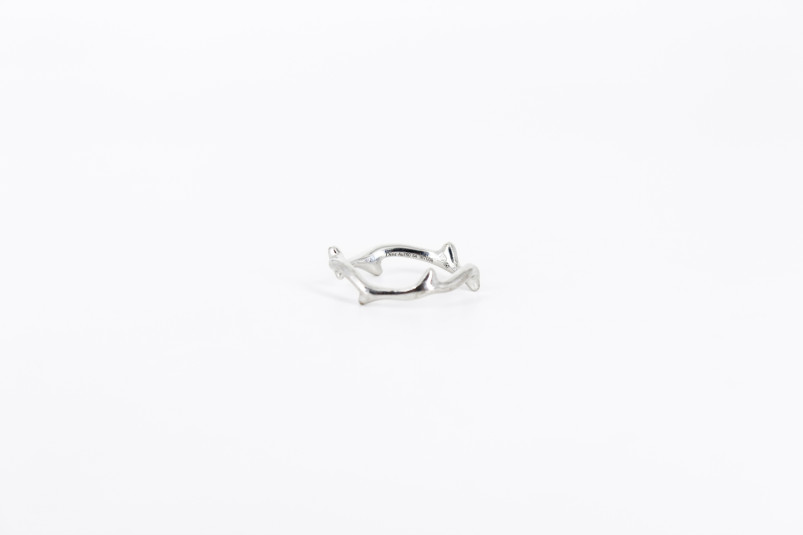 Anillo de oro blanco de 18k. de segunda mano. Joyería de ocasión | ROYALHYSTERIA
