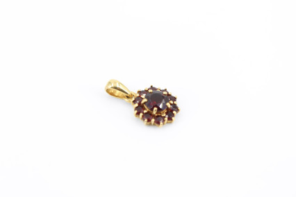 Colgante de oro de 18k. de segunda mano. Joyería de ocasión | ROYALHYSTERIA