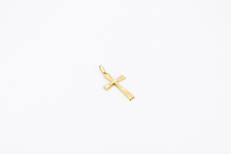 Cruz de oro de 18k. de segunda mano. Joyería de ocasión | ROYALHYSTERIA