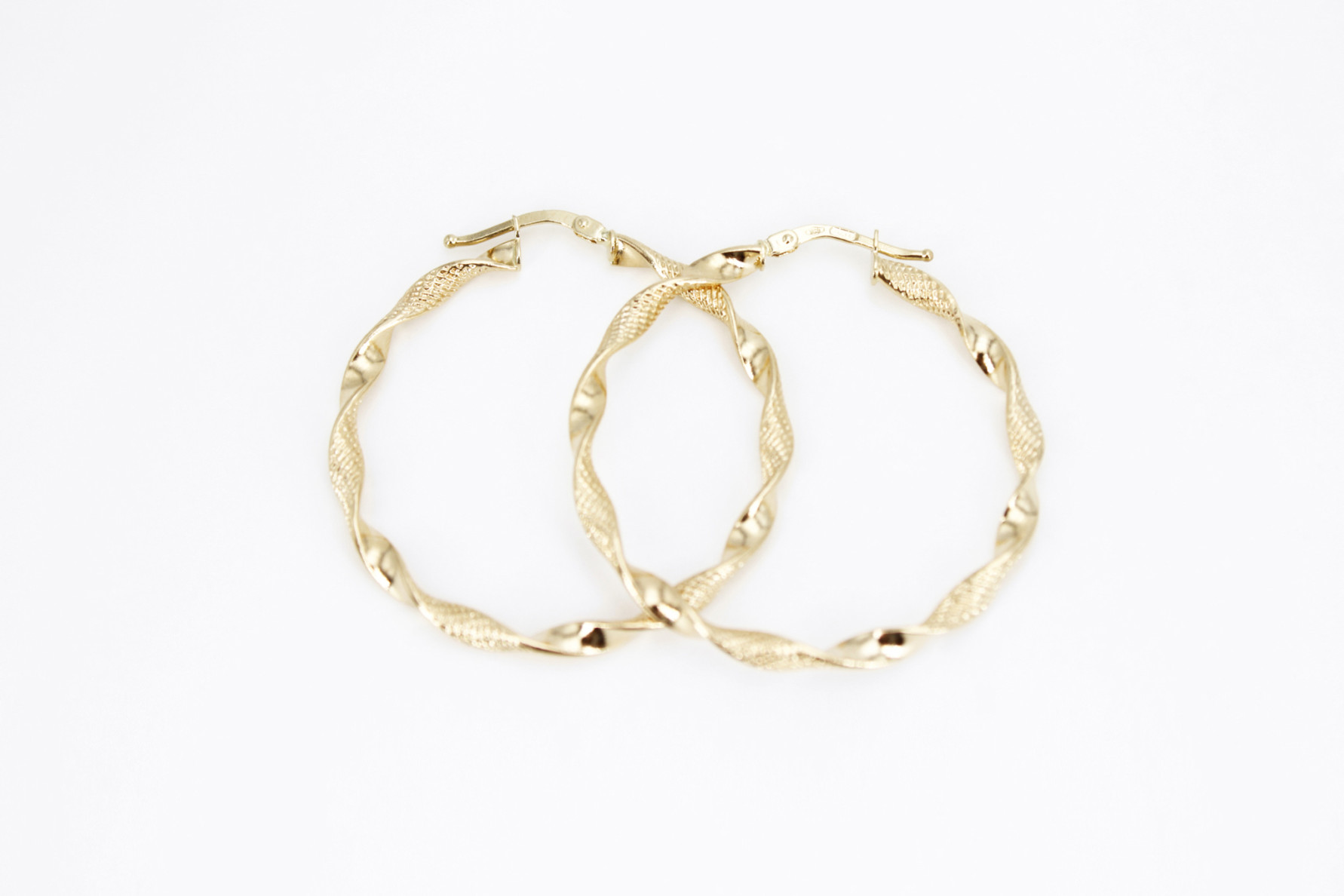 Aro de oro de 18k. de segunda mano. Joyería de ocasión | ROYALHYSTERIA