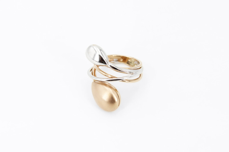 Anillo de oro combinado de 18k. de segunda mano. Joyería de ocasión | ROYALHYSTERIA