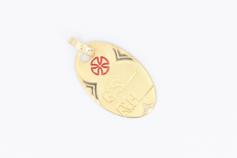 Colgante de oro de 18k. de segunda mano. Joyería de ocasión | ROYALHYSTERIA