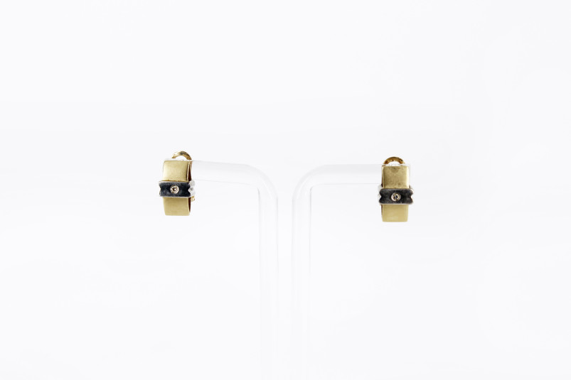 Pendiente de oro combinado de 18k. de segunda mano. Joyería de ocasión | ROYALHYSTERIA