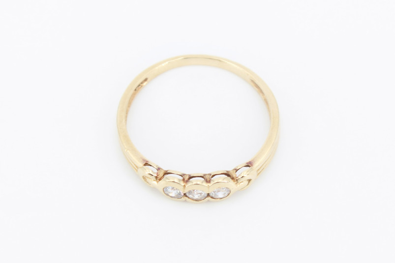 Anillo de oro de 18k. de segunda mano. Joyería de ocasión | ROYALHYSTERIA