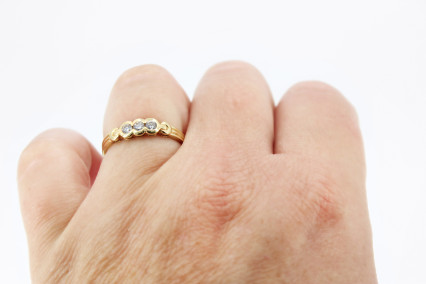 Anillo de oro de 18k. de segunda mano. Joyería de ocasión | ROYALHYSTERIA