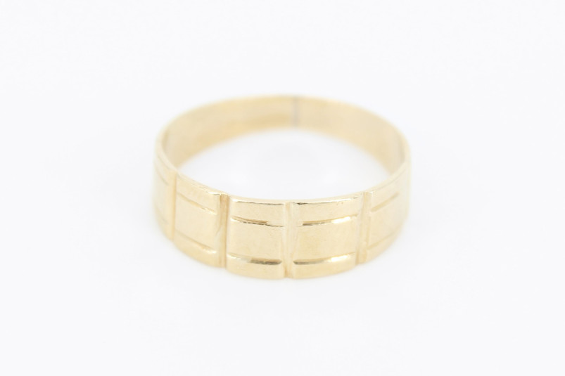 Anillo de oro de 18k. de segunda mano. Joyería de ocasión | ROYALHYSTERIA