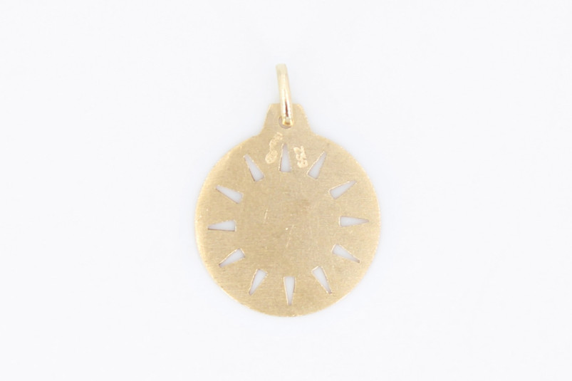 Medalla de oro de 18k. de segunda mano. Joyería de ocasión | ROYALHYSTERIA