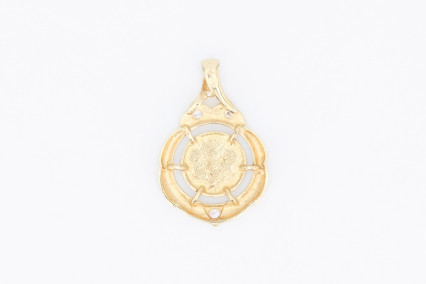 Colgante de oro de 18k. de segunda mano. Joyería de ocasión | ROYALHYSTERIA
