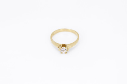 Solitario de oro de 18k. de segunda mano. Joyería de ocasión | ROYALHYSTERIA