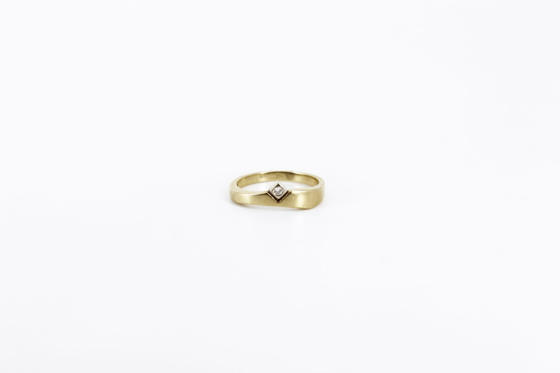 Solitario de oro de 18k con diamantes. de segunda mano. Joyería de ocasión | ROYALHYSTERIA