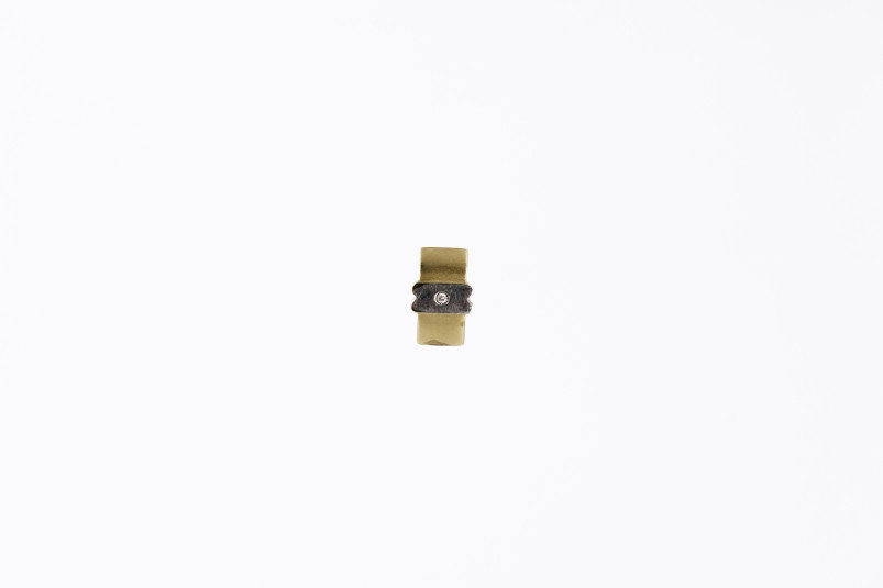 Colgante de oro combinado de 18k con diamantes. de segunda mano. Joyería de ocasión | ROYALHYSTERIA